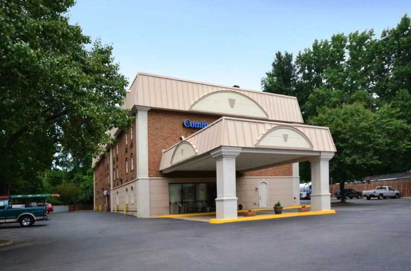Clarion Pointe Charlottesville Exterior photo